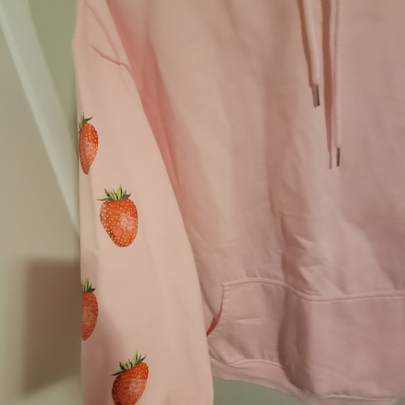 Pink Hoodie with Strawberry Lined Sleeves - Picture 3 of 5